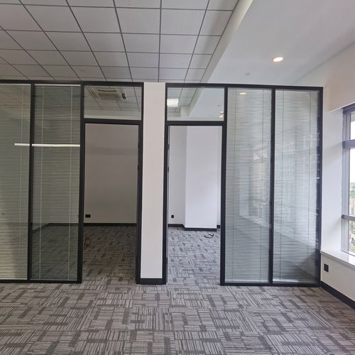 蘇州室內(nèi)外裝飾 石膏板隔墻、輕鋼龍骨隔墻、吊頂?shù)V棉板在辦公室、工廠、商場的裝修應用